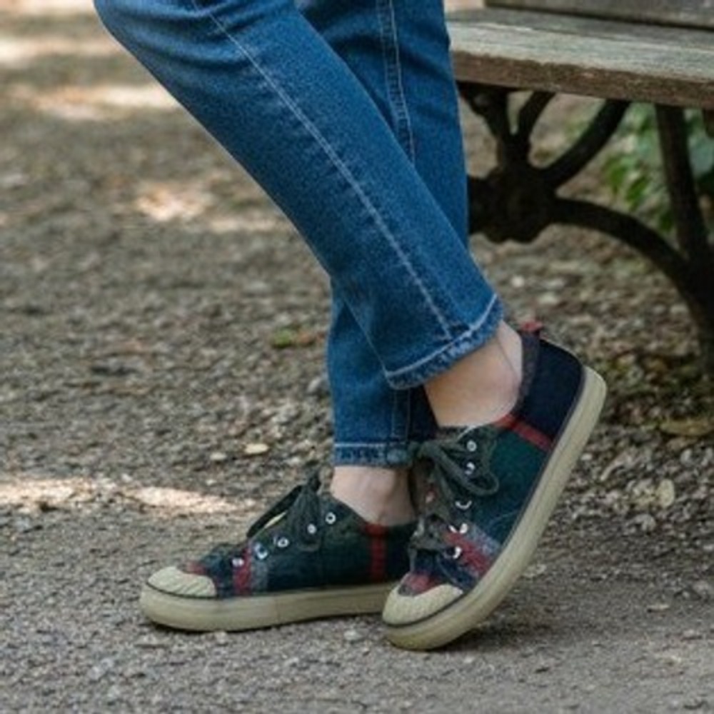 Keen Elsa Women Sneaker Size 6 Walking Plaid Wool Multi-Color Low Top Lace Up